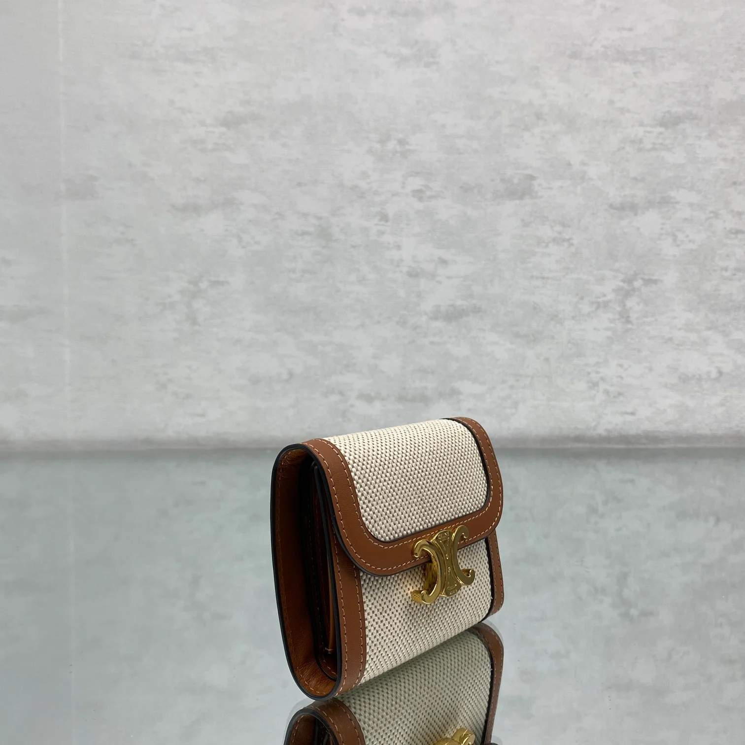 Celine-TRIOMPHE 翻盖卡包钱包 帆布白