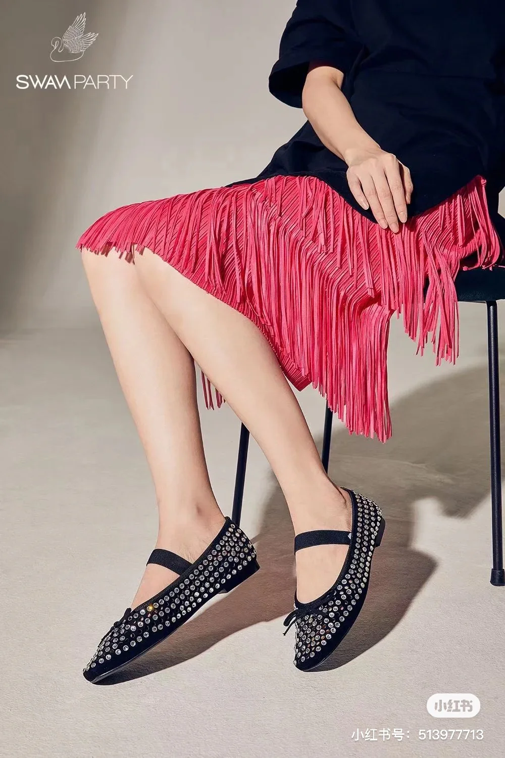 Новые поступления коллекции Miu Miu осень/зима 2023 - Балетки с кристаллами - Балетки - Черные