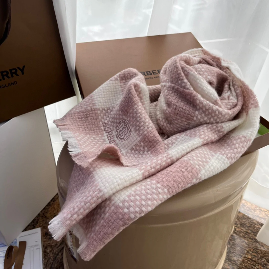 Шарф Burberry из усадочной шерсти в клетку - 32 см - 190 см - 125 г - 100% шерсть - розовый