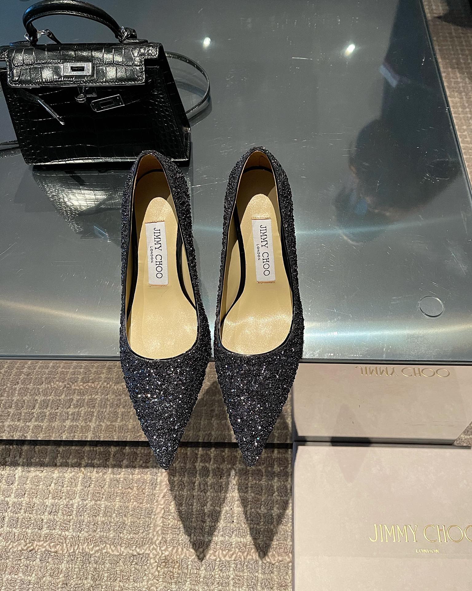 Jimmy - Туфли на высоком каблуке с блестящими жемчужными вставками - Черные - 8 см