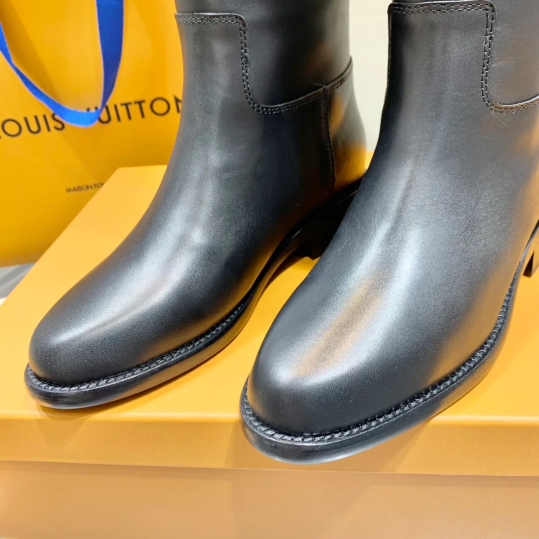 LV-22ss - Сапоги для верховой езды, украшенные металлической пряжкой