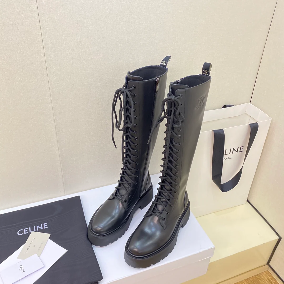 Новинка осенне-зимней коллекции Celine 2022 — Высокие сапоги для верховой езды — Черные