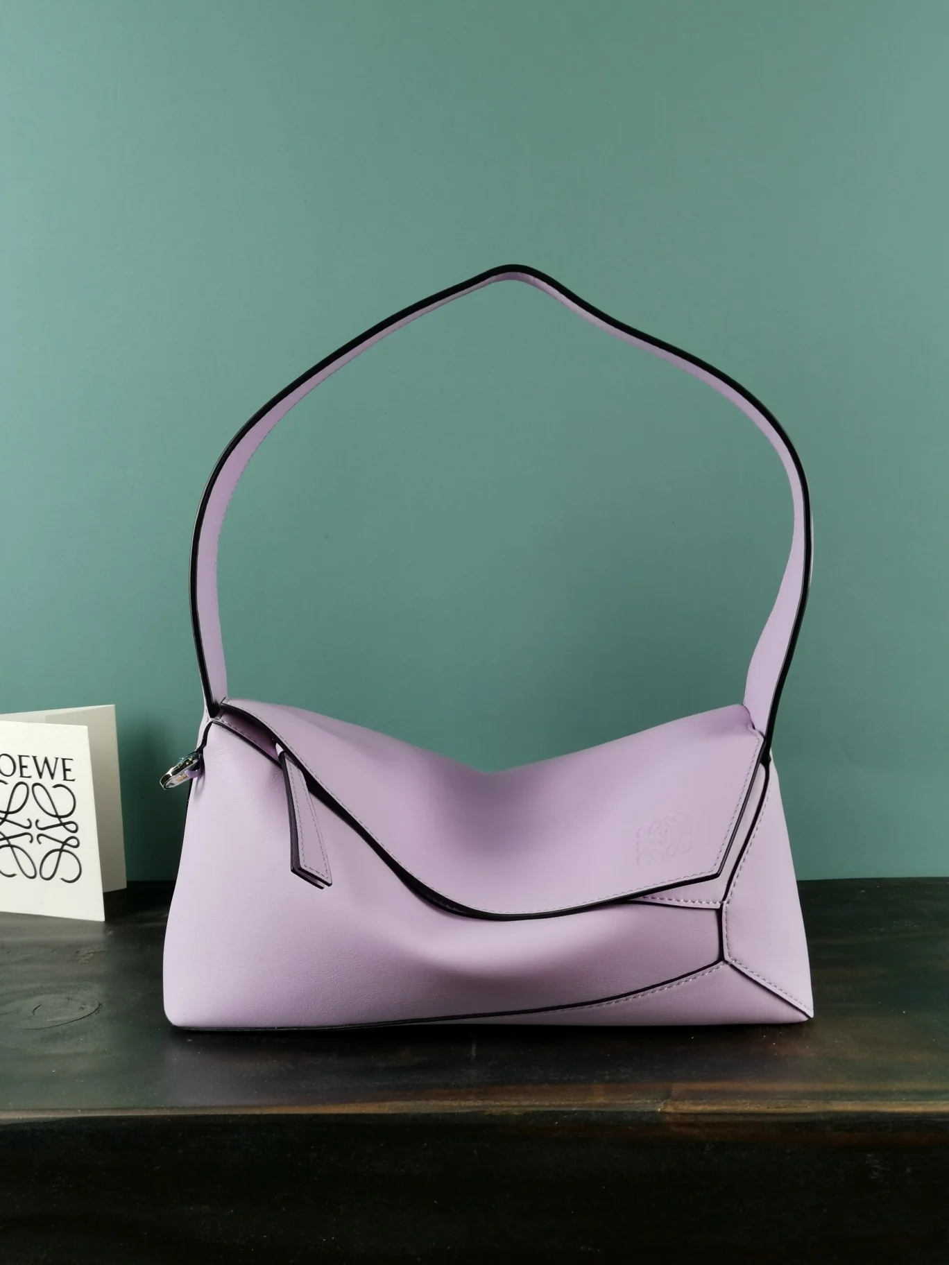 Сумка-хобо Loewe Puzzle, кожа наппа, розовато-фиолетовый цвет.