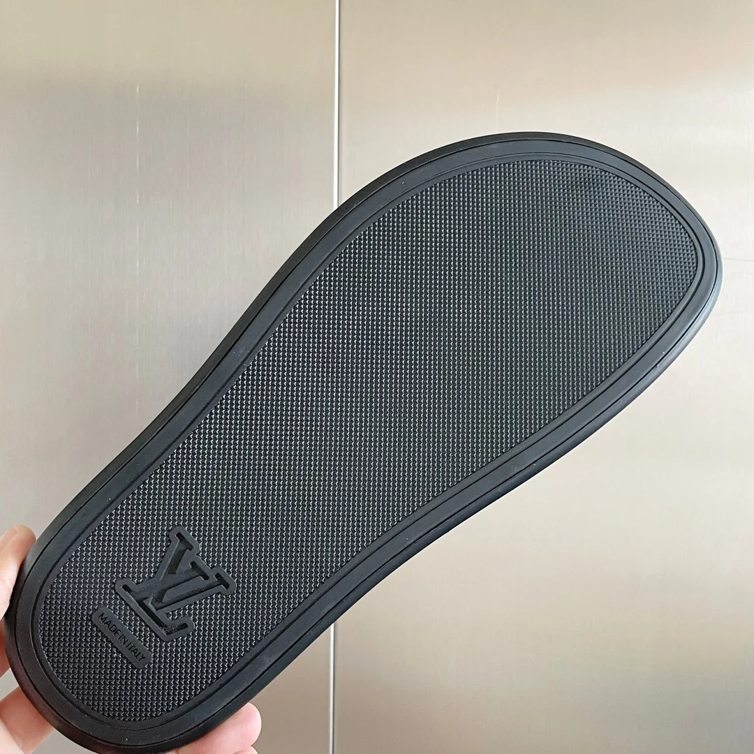 LV 2023 Новая серия кроссовок Monogram Damier Black