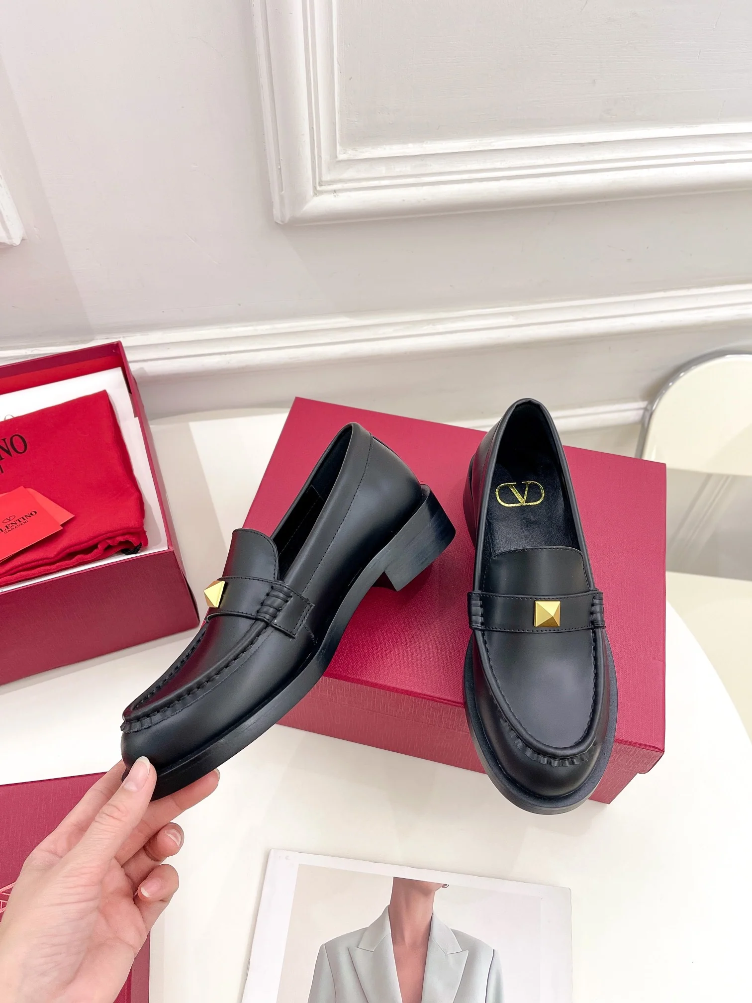 Новые поступления коллекции Valentino весна/лето 2023 - Лоферы