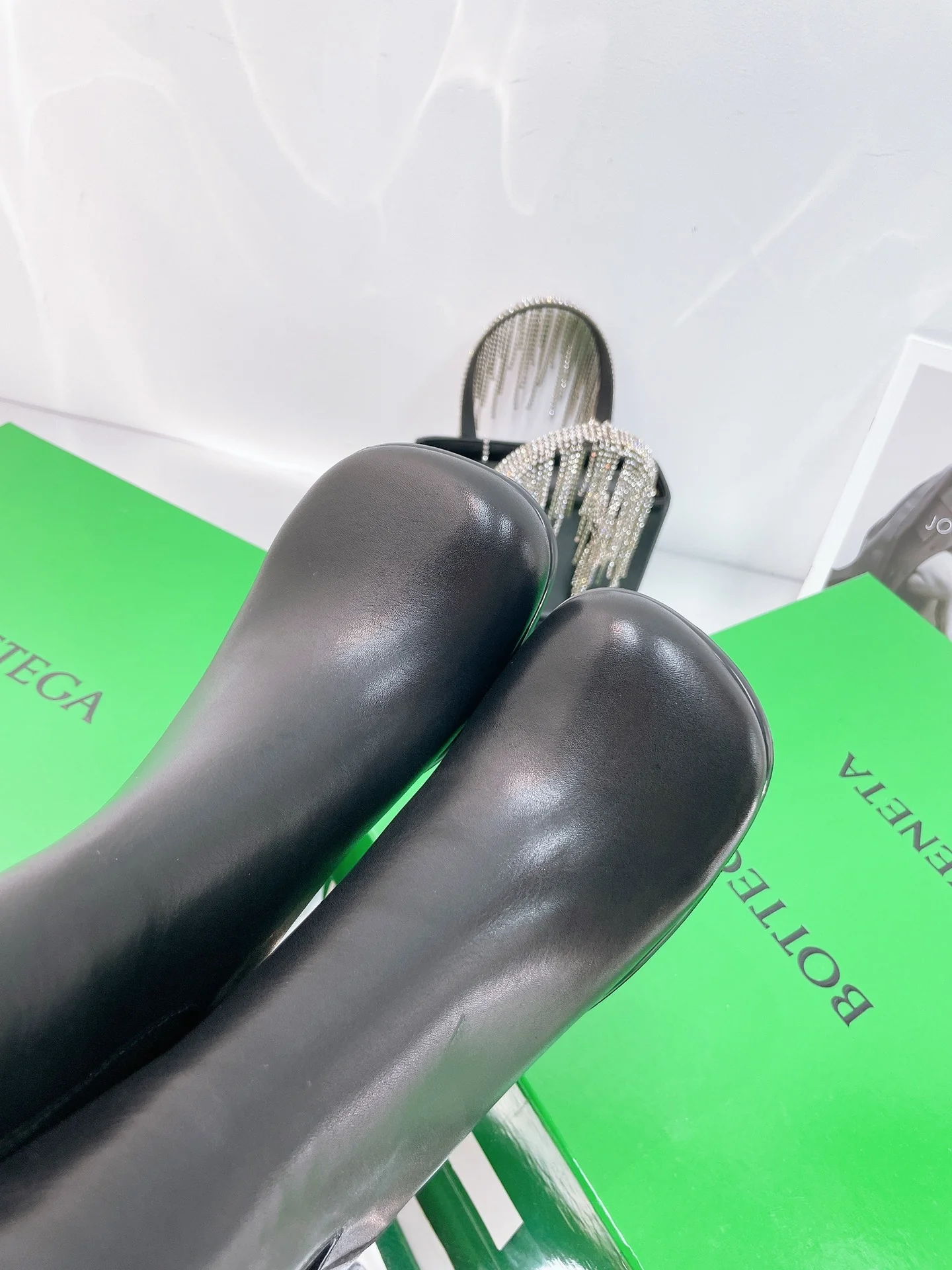 BV - Ботильоны на массивном каблуке с закругленным носком