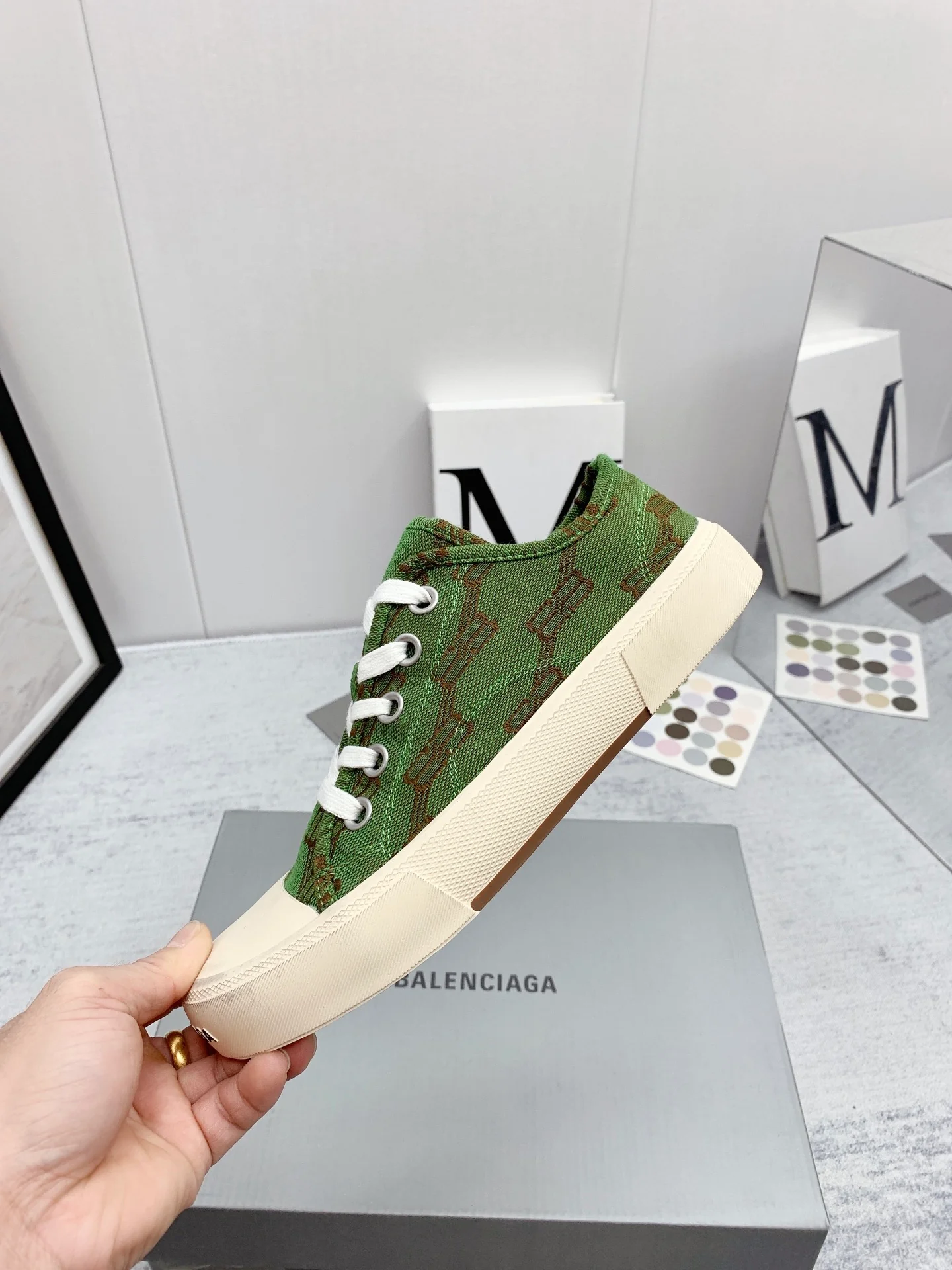 Новинка сезона осень/зима 2022 от Balenciaga - Парижские парусиновые туфли - Унисекс - Зеленый