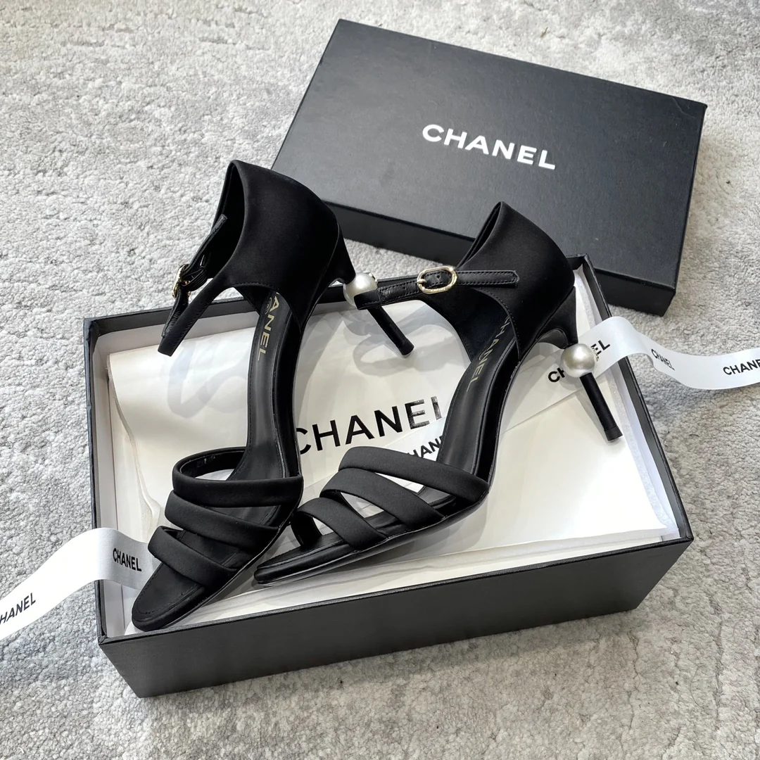 Новинка сезона весна/лето 2023 от Chanel - Босоножки на высоком каблуке Pearl Heel - 8-5 см - Черные
