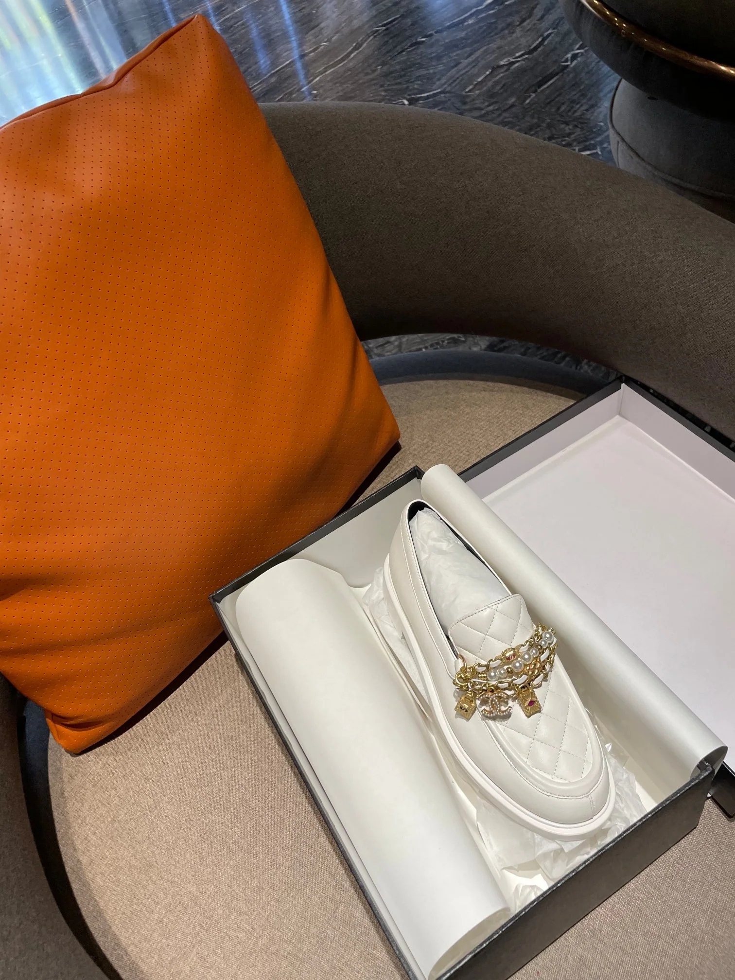 Chanel - Кожа - Белый