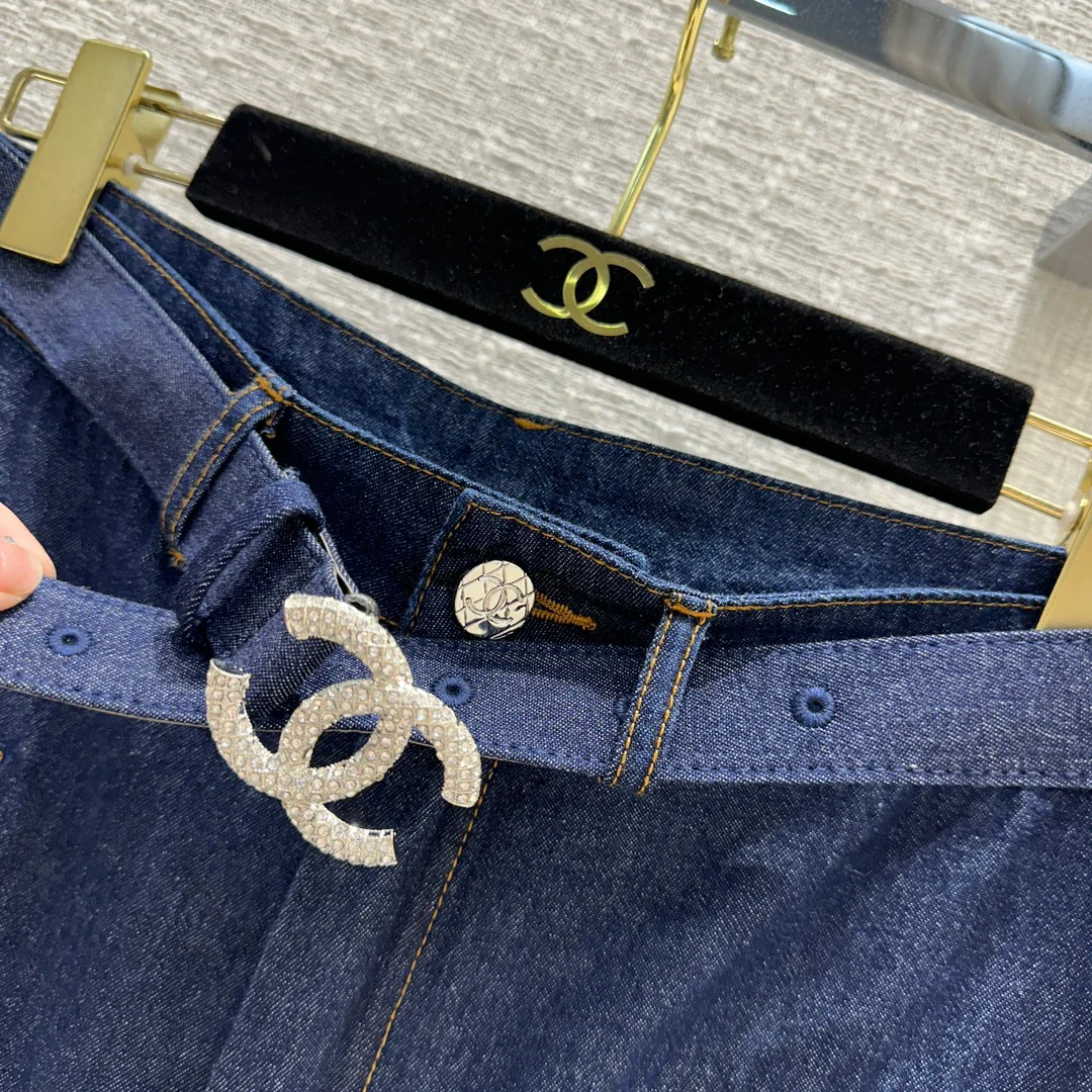 Chanel - 2403 - 24 Новинка ранней весны: джинсы прямого кроя из тенселя