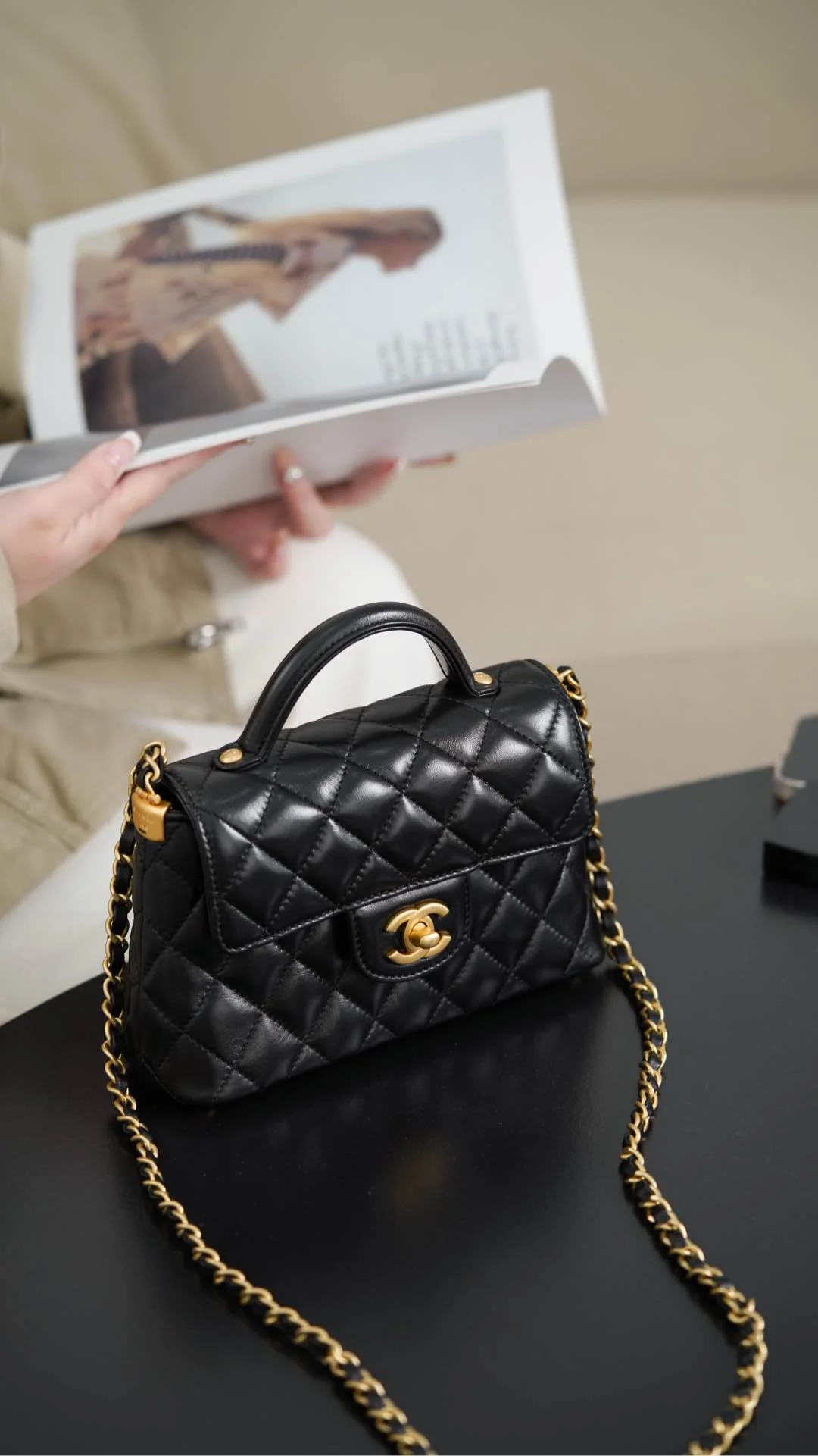 Сумка Chanel 25p Handle Flap Bag (квадратная) - черно-золотая