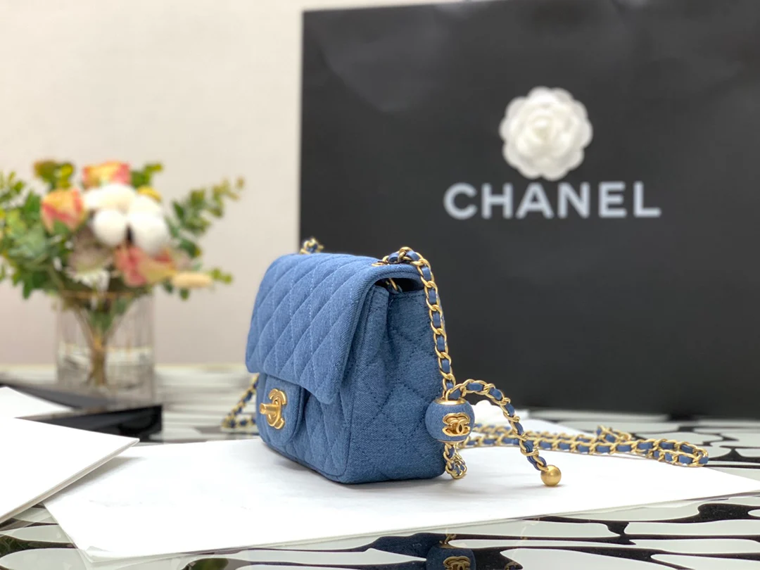 Chanel - Сумка с квадратным клапаном 