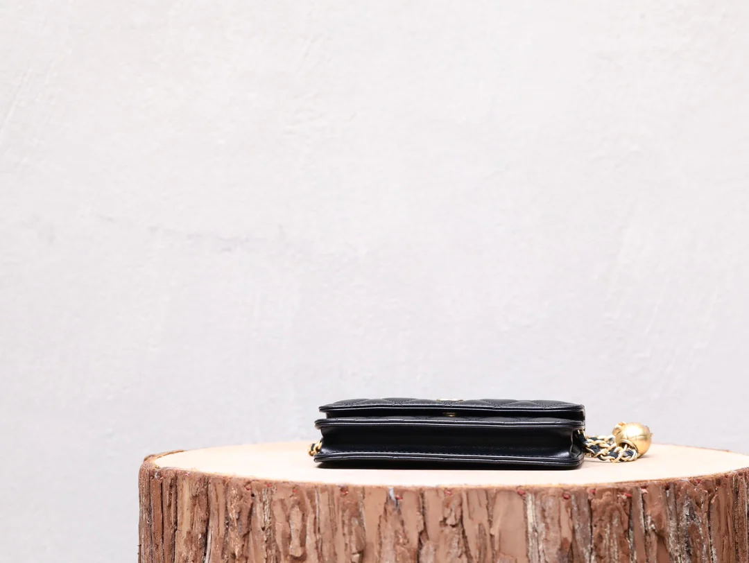 Chanel - Chanel - Золотой шар WOC - Черный