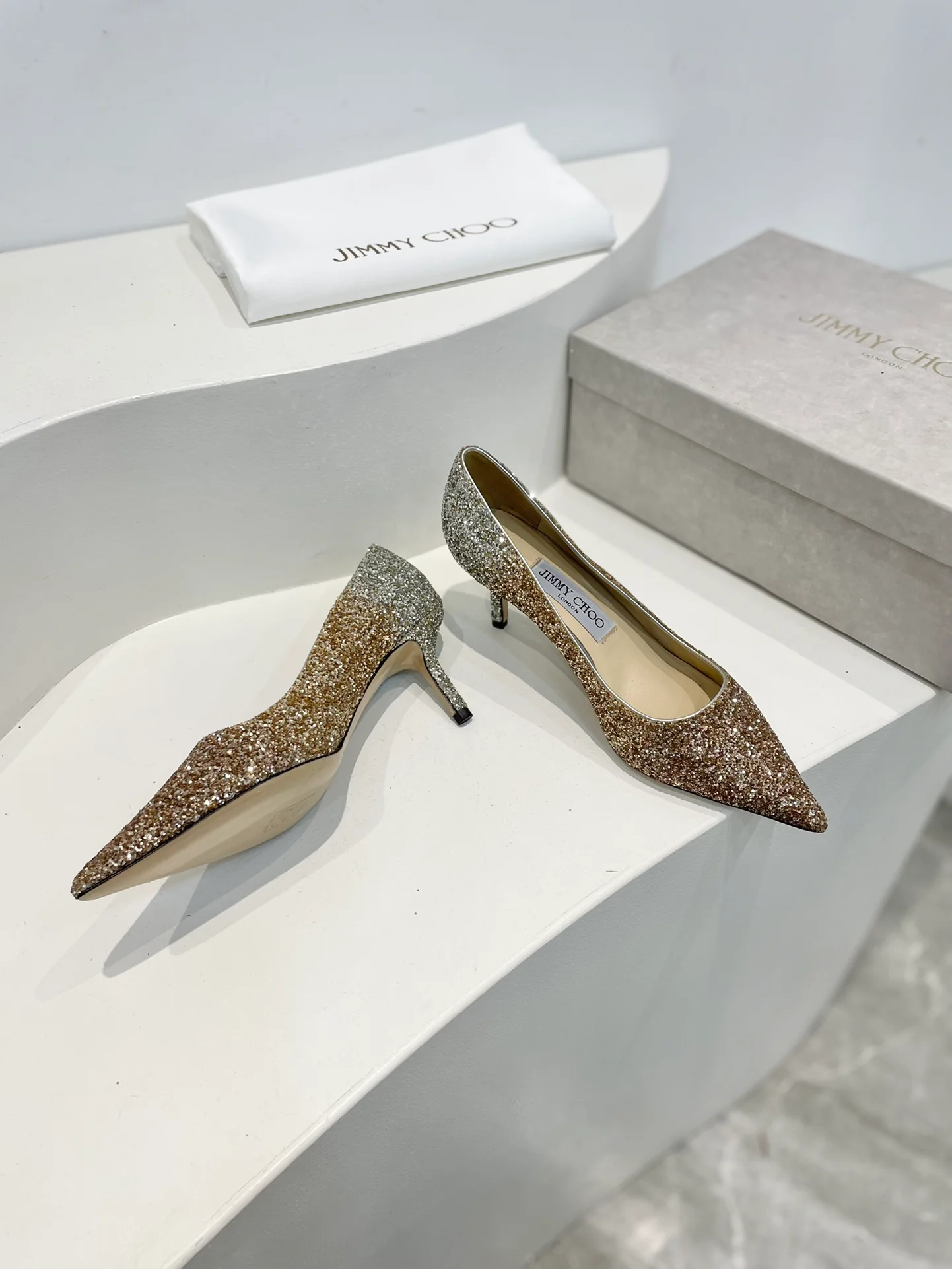 Туфли на шпильке с острым носком Jimmy - золотисто-серебристые