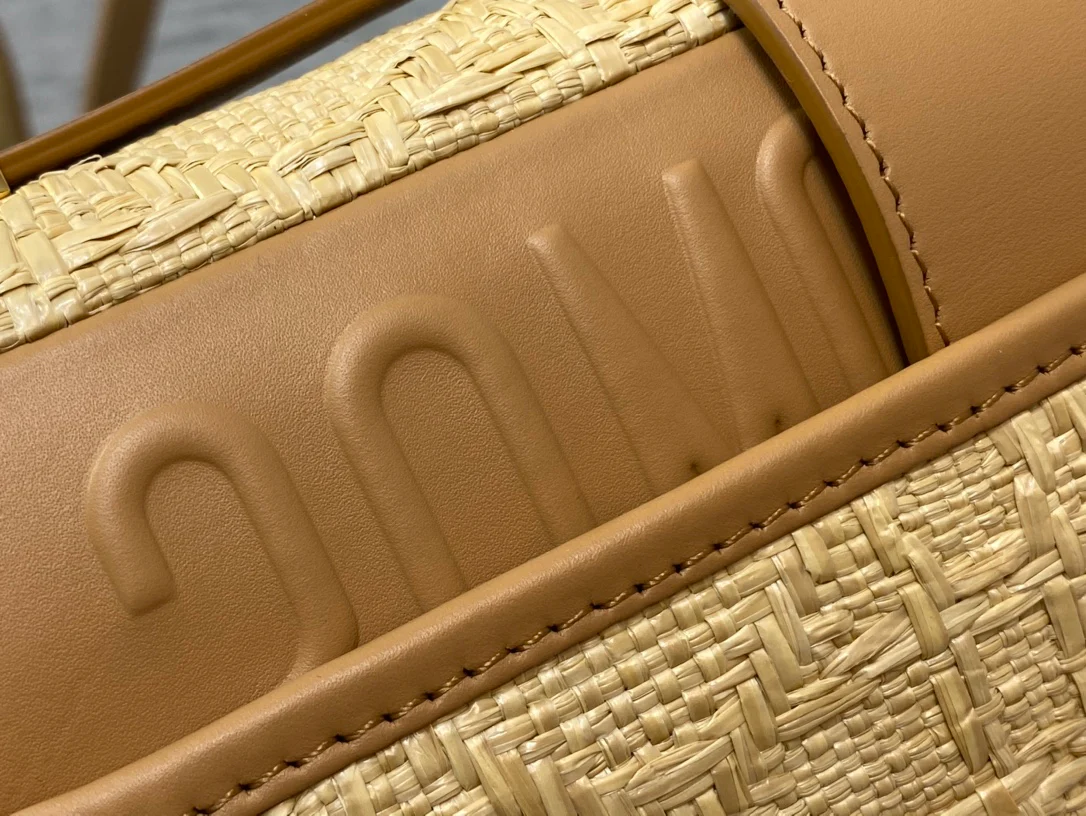 Chanel - сумка Montaigne - серия 30 - соломенная сумка ручной работы