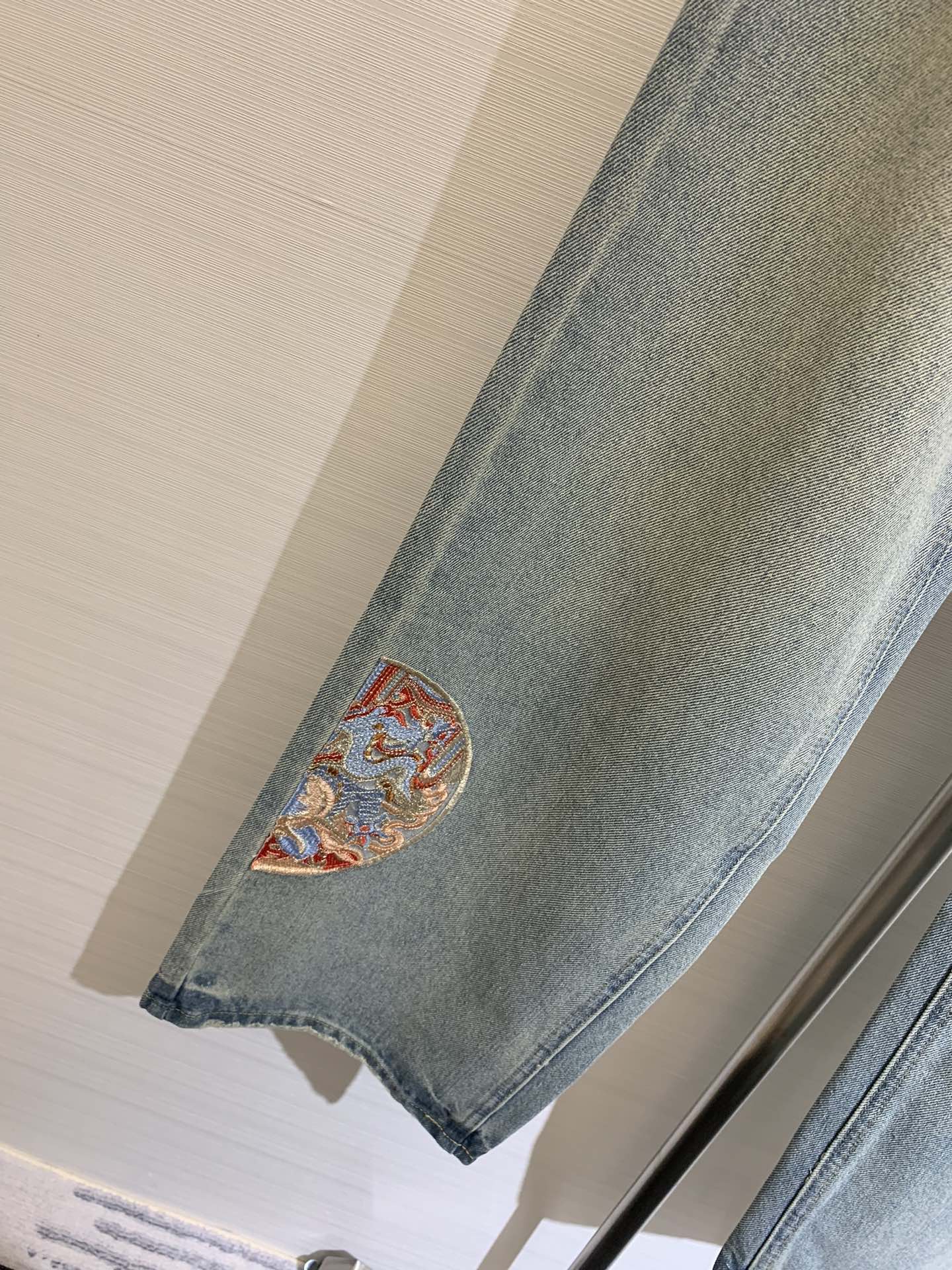 Джинсы Chanel 2403 в китайском стиле ретро