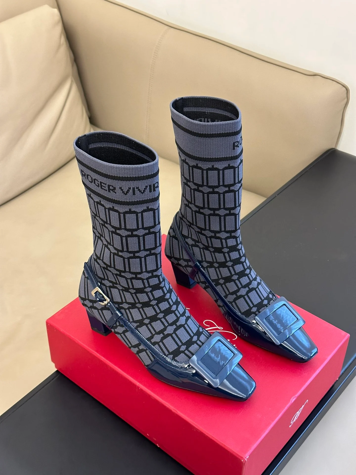 Обувь RV Shoes - Новинка сезона осень/зима 2023 - Ботильоны-носки на высоком каблуке с квадратным носком - Синие