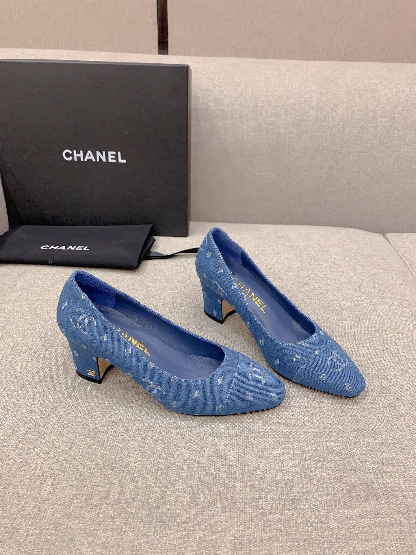 Джинсовые туфли на массивном каблуке Chanel - синие