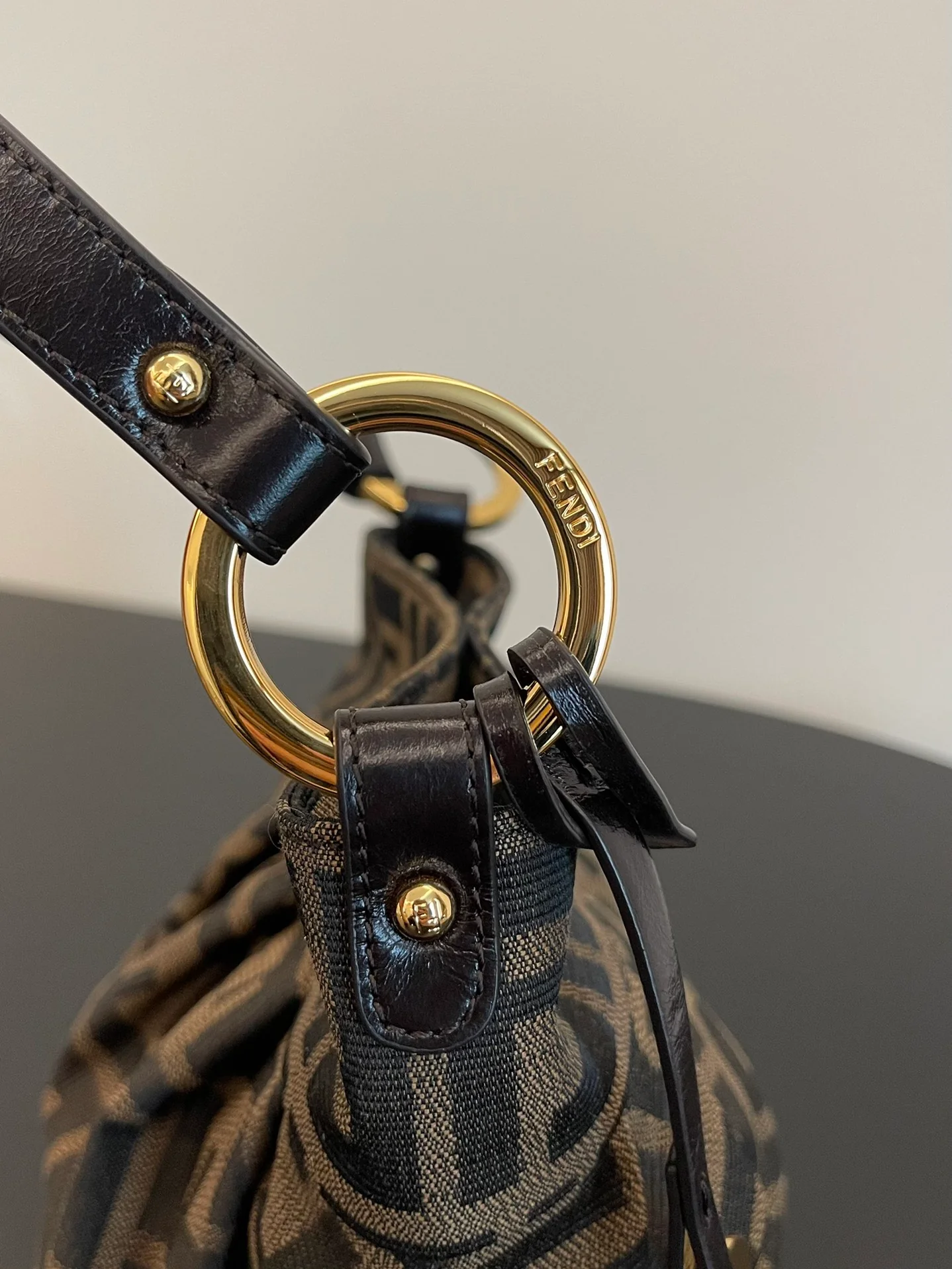 Маленькая винтажная сумка Fendi Monogram Ingot