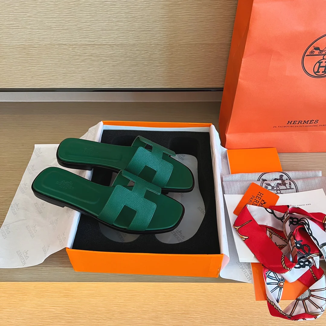 Тапочки Hermes H на плоской подошве - серия с принтом пальмовых листьев - подошва с полным покрытием - 1 шт.