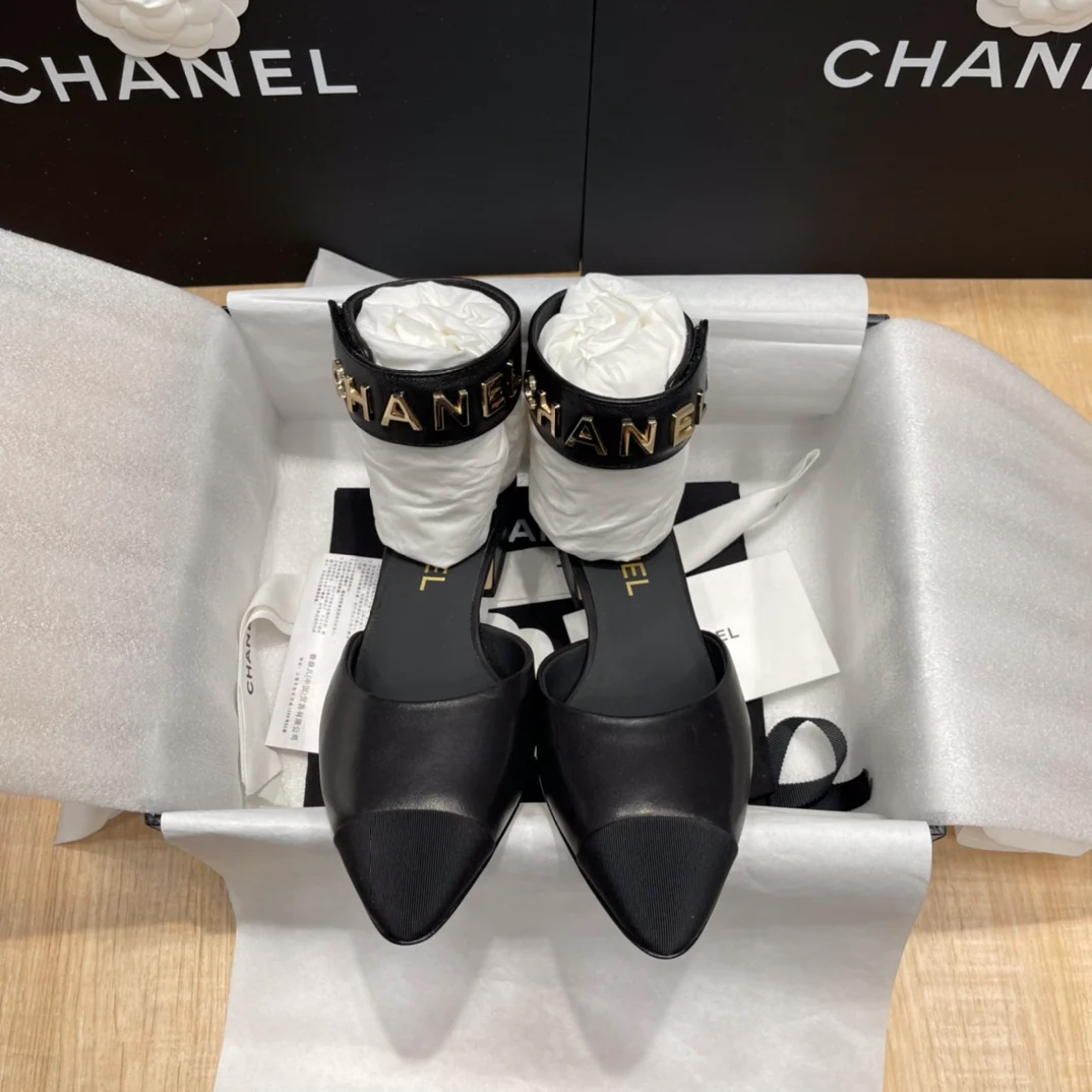 Chanel - Черные ботинки