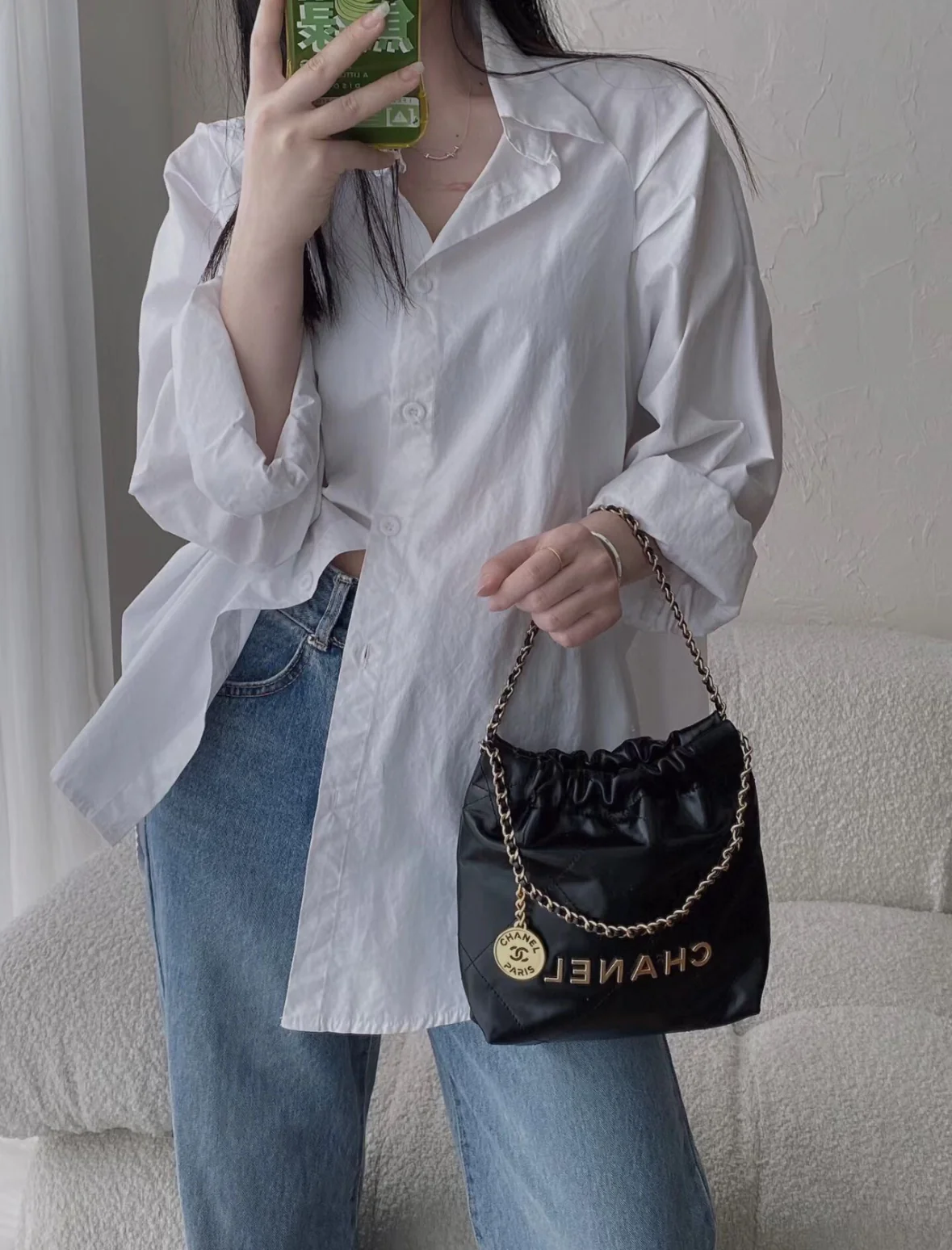 Сумка Chanel No. 22 — черная с золотой цепочкой — черная