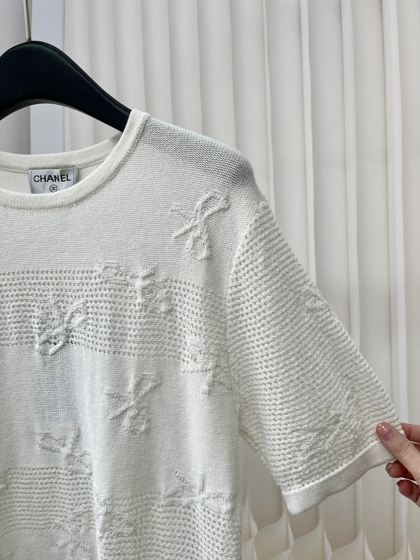 Chanel 2403 - Ажурная вязка, короткие рукава - Белая