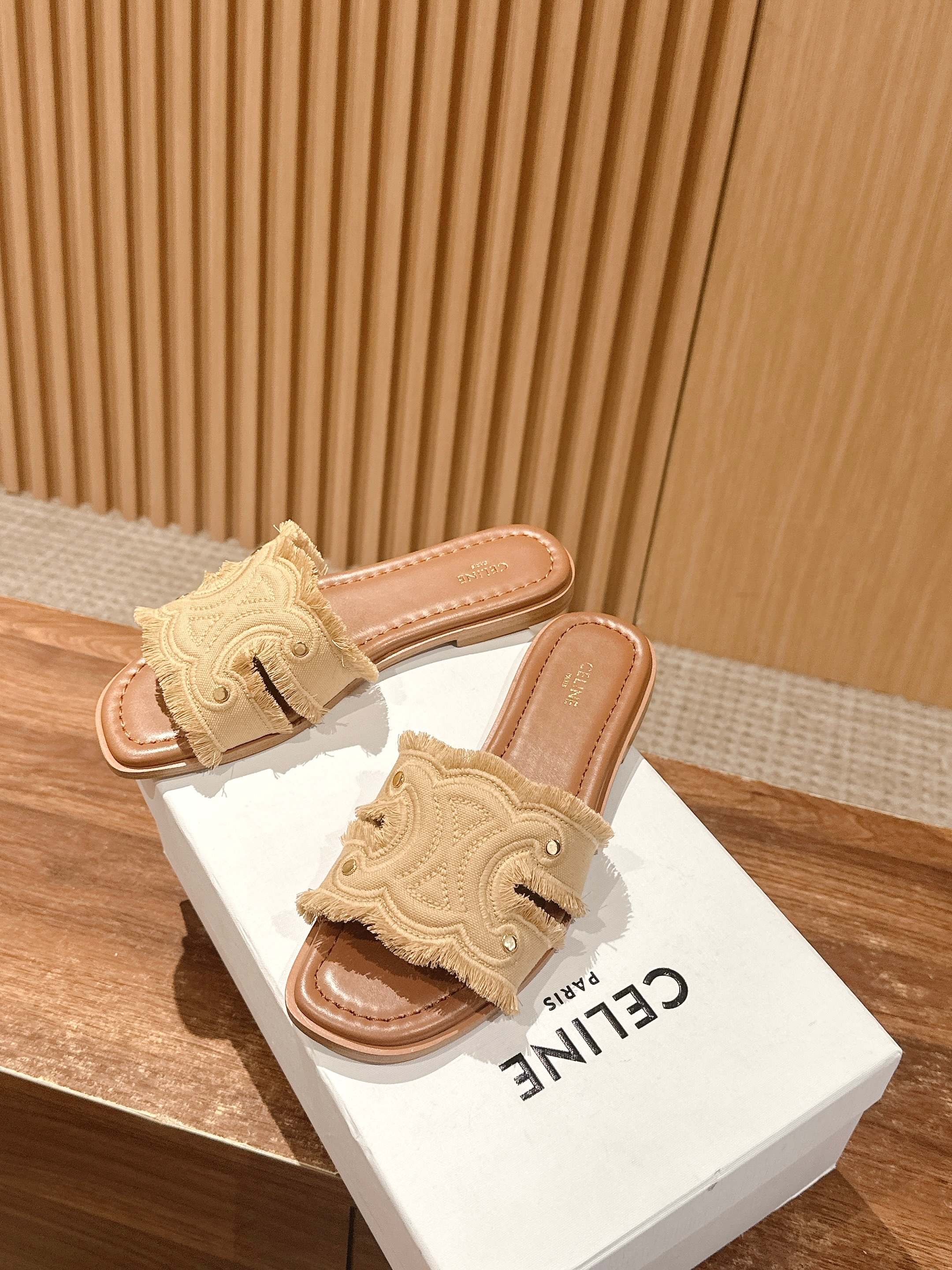 Тапочки Celine Arc de Triomphe - Абрикос