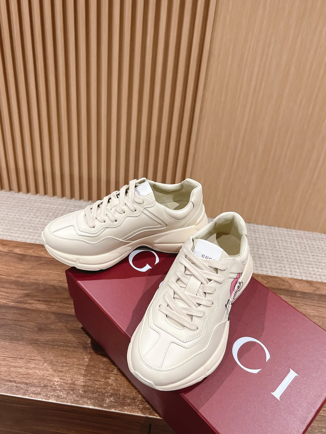 Кроссовки Gucci 2024 Letter Dad Shoes - бежевые
