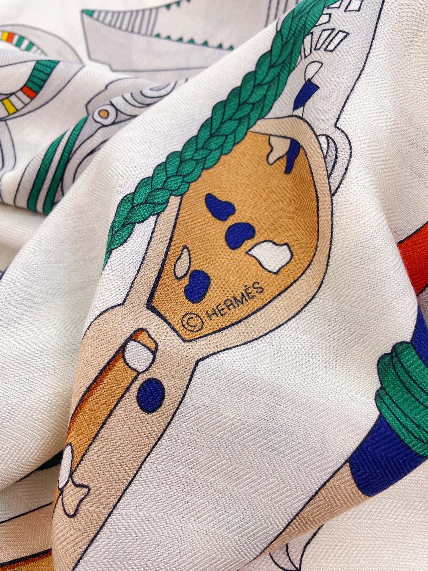 Квадратный шарф Hermes Stirrup Racing – 140 см – 70% кашемир – 30% шелк