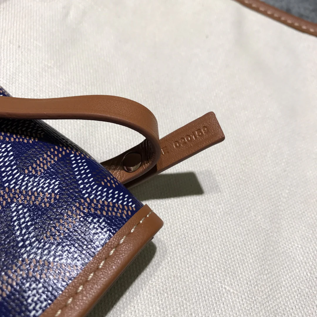 Гойяр-Сен-Луи-Пертюи-синий