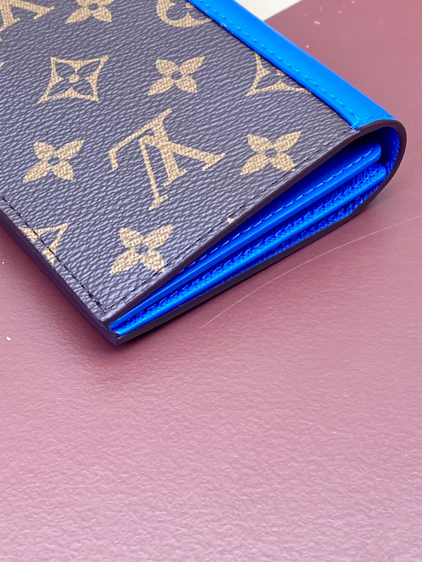 LV-m82867-Обложка для паспорта-Синяя