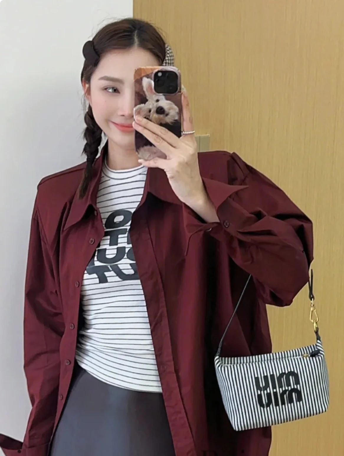 Косметичка/сумка для ланча Miu Miu из жаккардовой ткани - на фото.