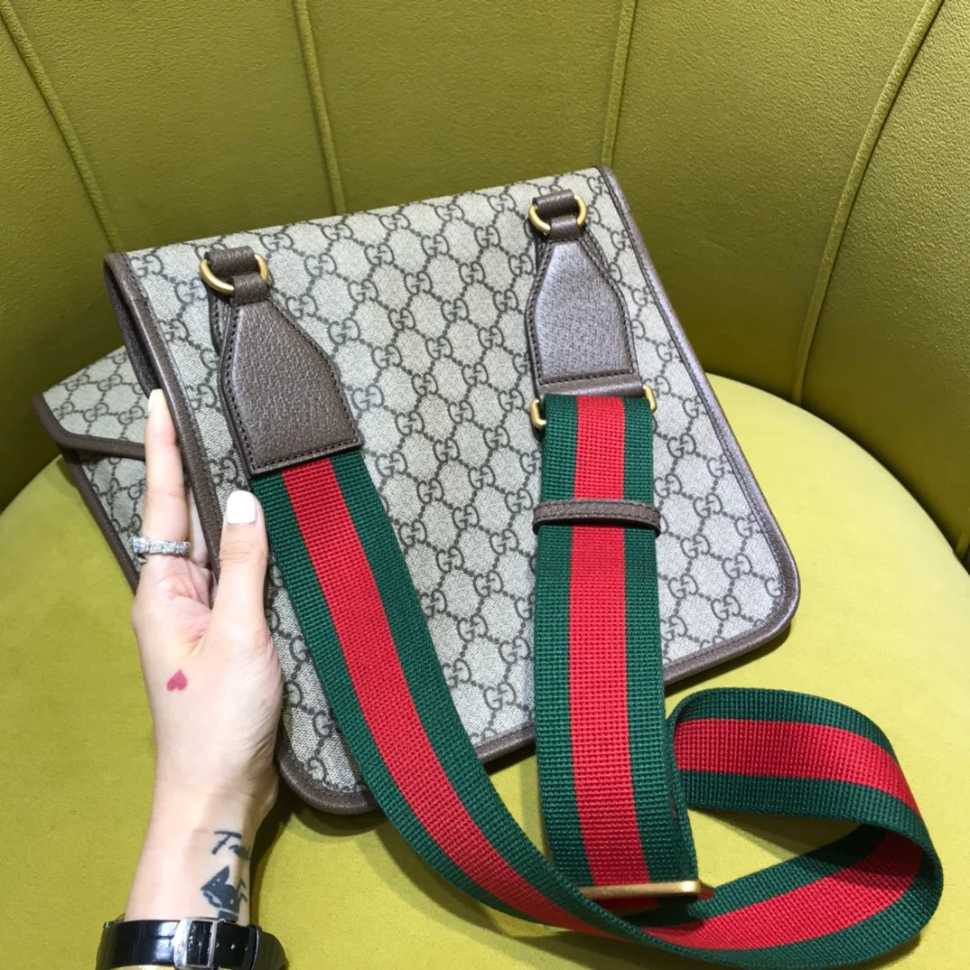 Gucci-老花斜背包