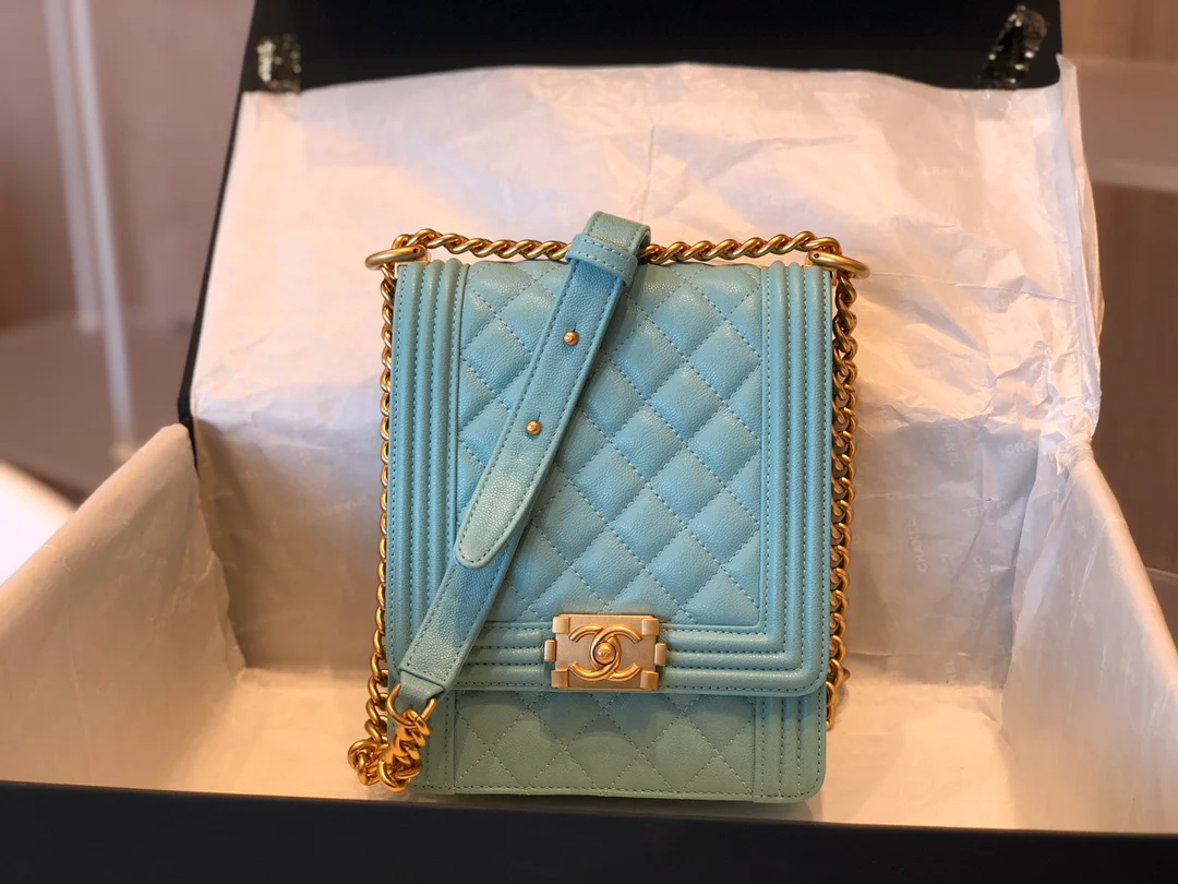 Chanel-boy-19-16-5cm-5