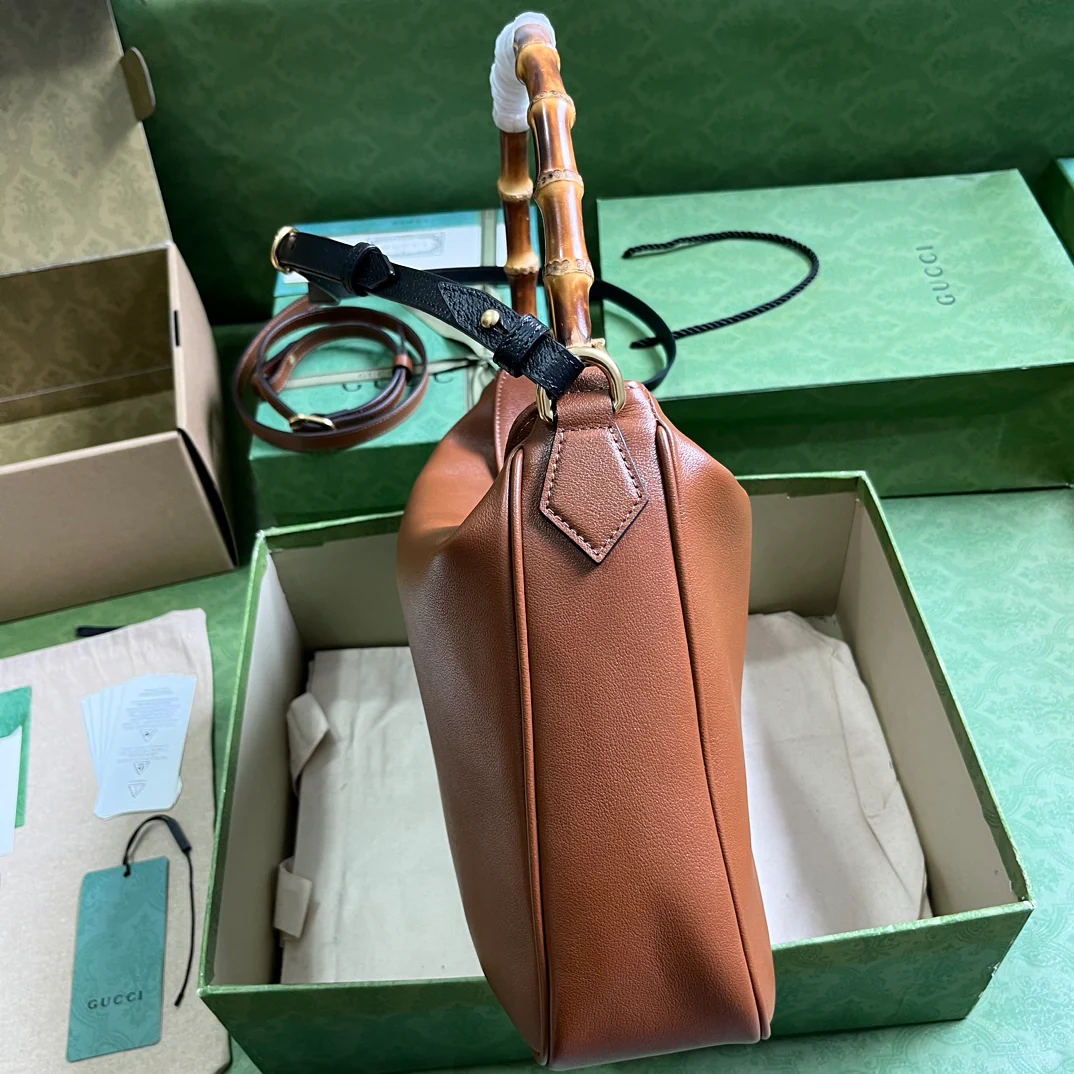 Большая сумка через плечо Gucci Diana - коричневая