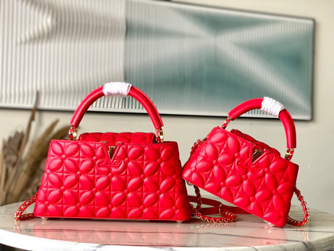 Миниатюрная сумка LV с цепочкой в ??виде четырехлистного клевера — красная.