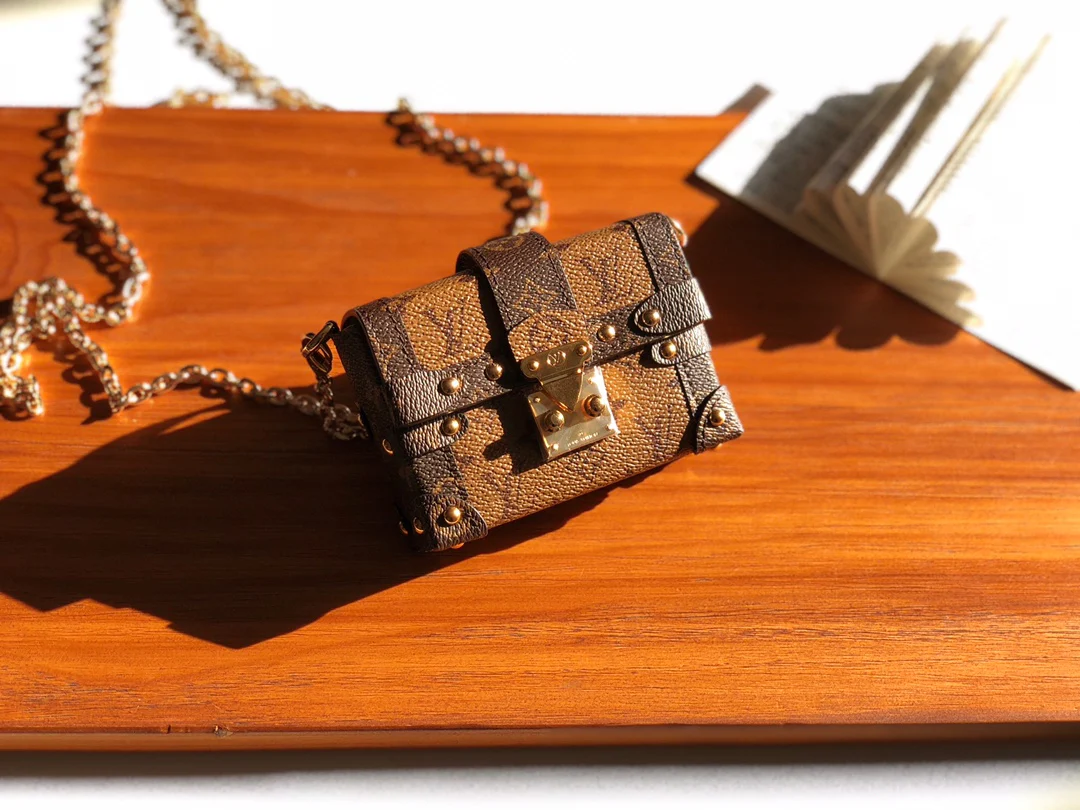 m68575-LV-essential-trunk-chain bag-yellow flower box chain bag