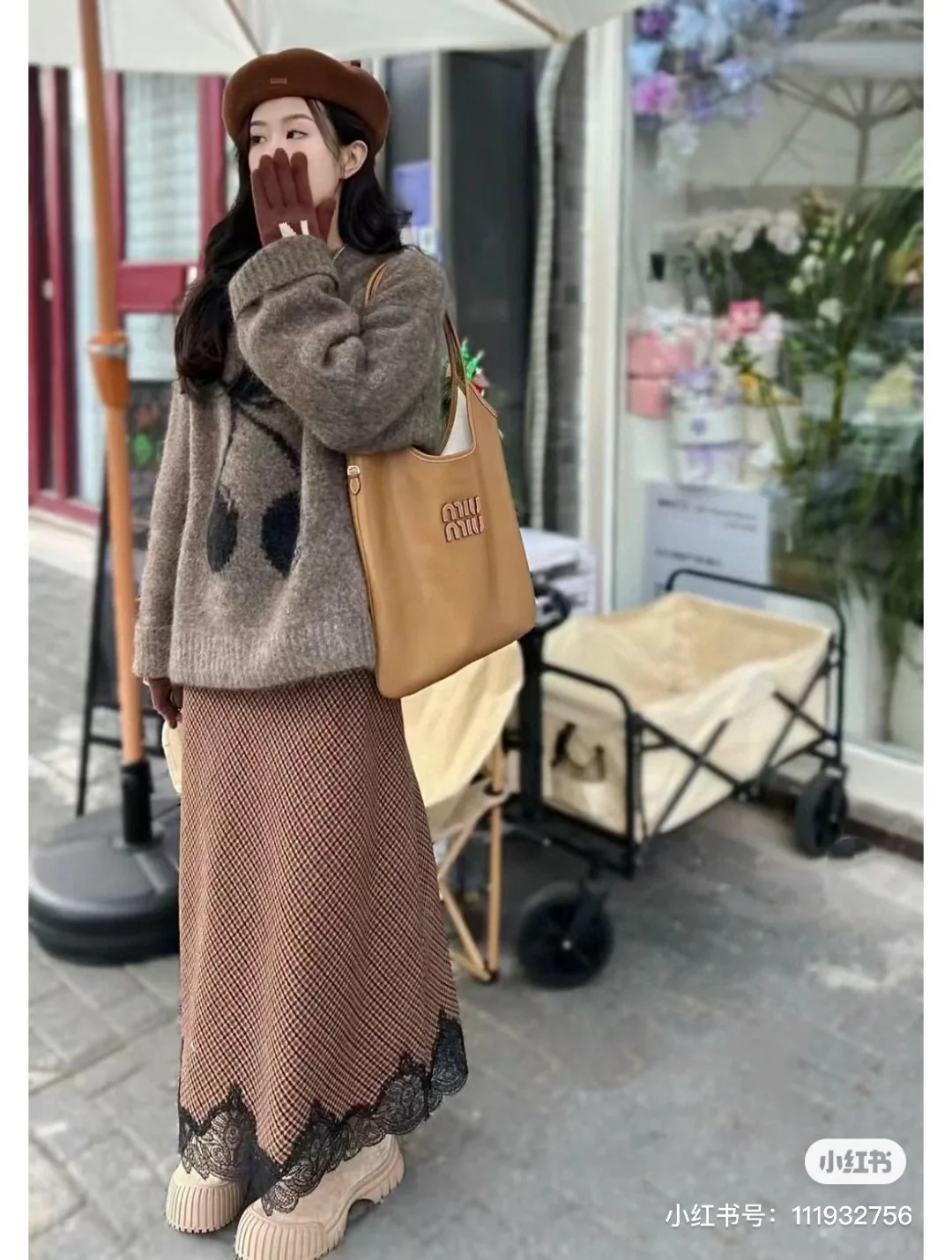 Сумка-хобо Miu Miu Ivy — носить и делиться