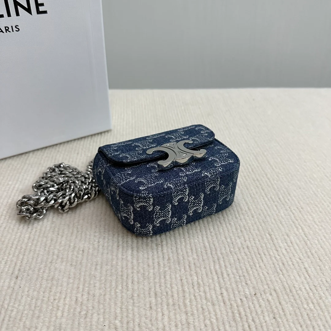 Мини-сумочка Celine Claude из денима на цепочке