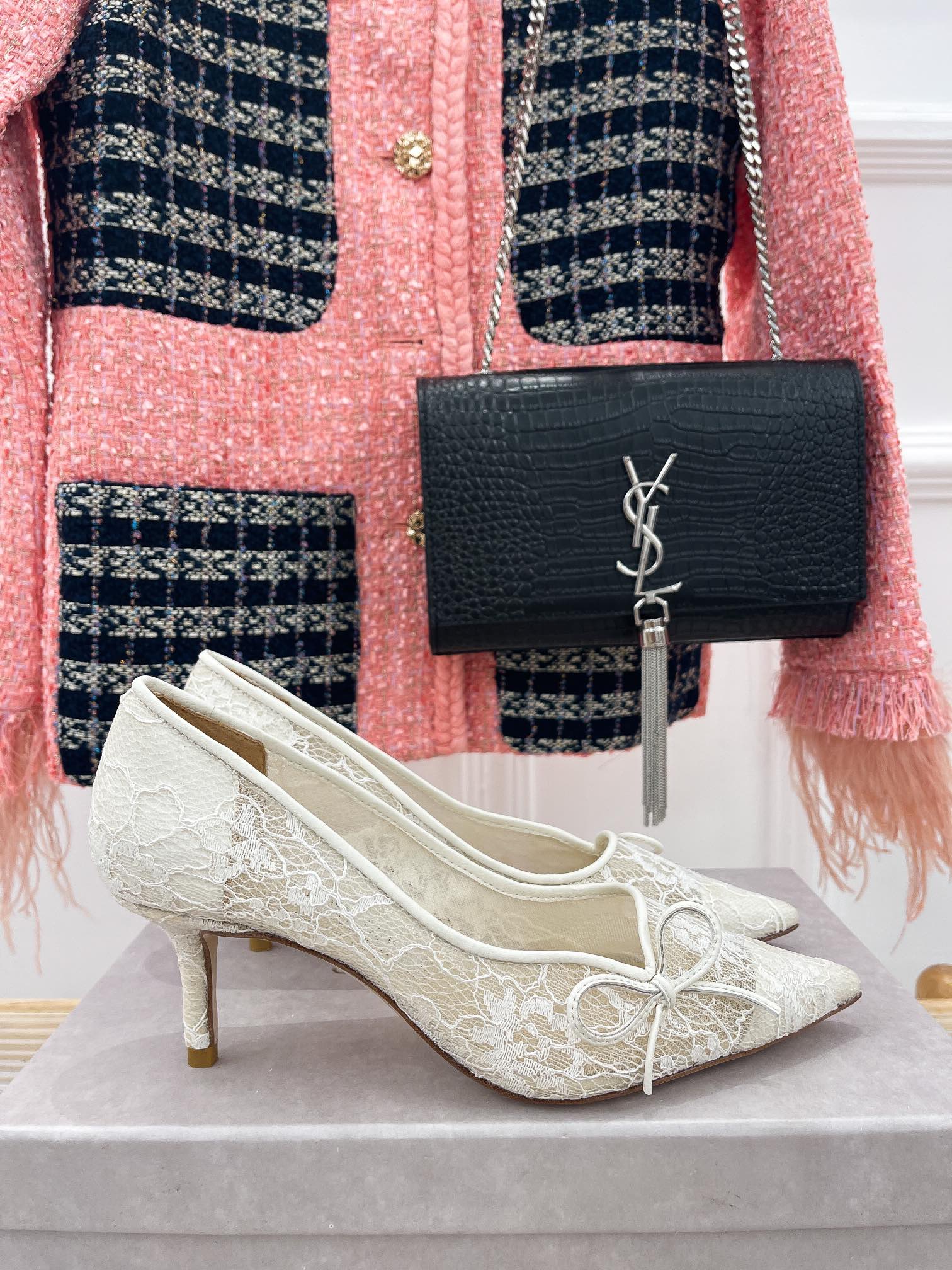 Jimmy - Новинка сезона весна/лето 2022 - Туфли на высоком каблуке с бантом и кружевом