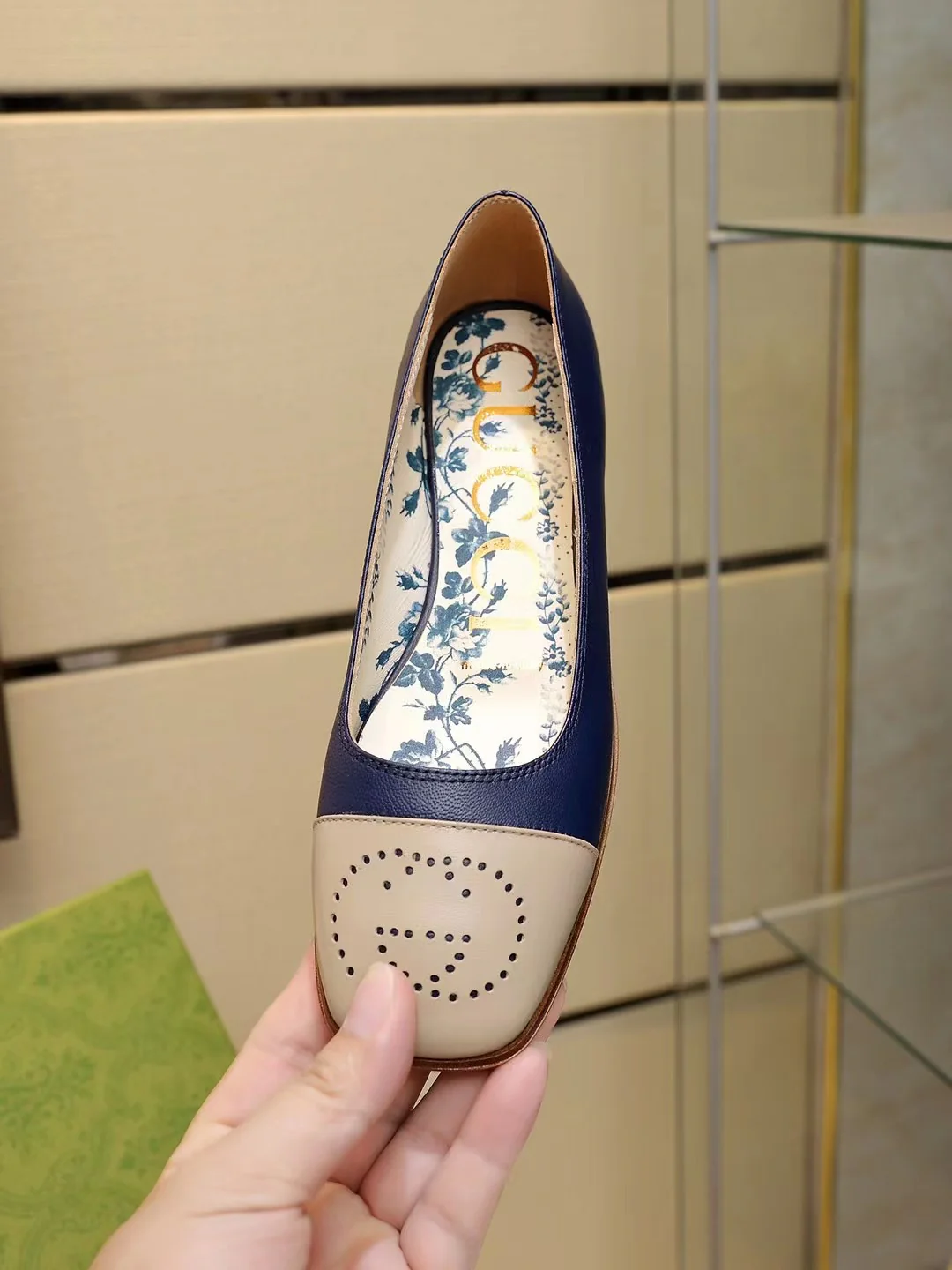 Балетки Gucci - Туфли на плоской подошве - 1