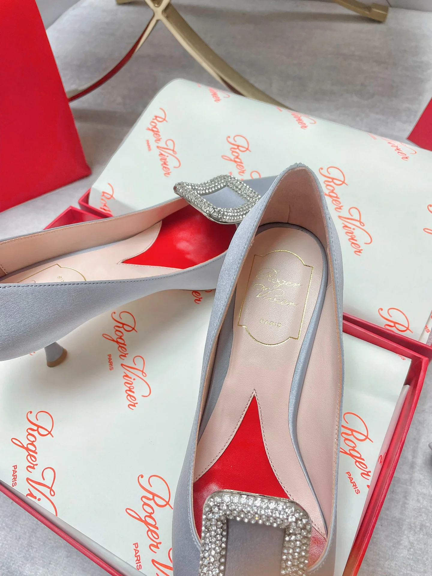 Обувь RV - Коллекция ранней весны 2022 года - Туфли на каблуке с острым носком - Серо-голубые