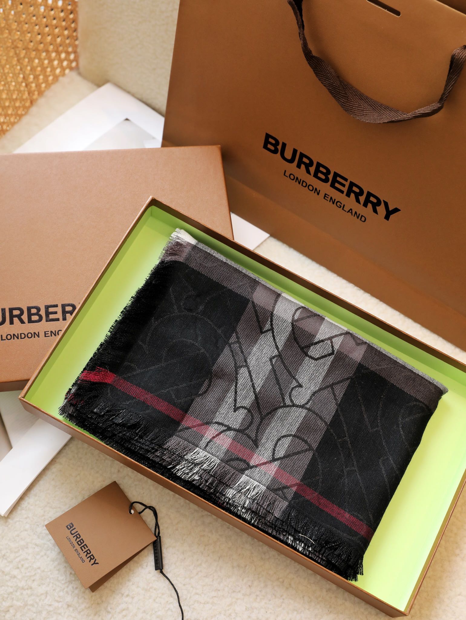 Burberry - Шелковый и шерстяной шарф на каждый день - 100-200 см