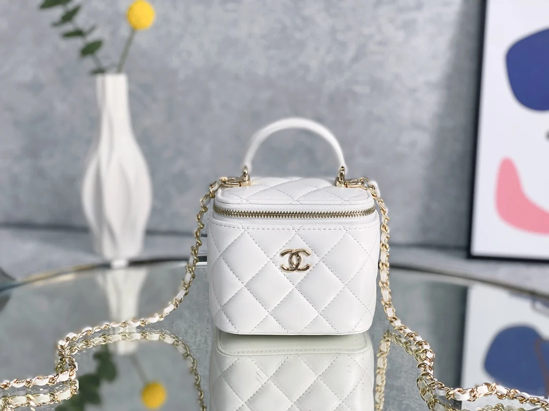 Футляр для помады Chanel 2022 года — маленькая коробочка — белый