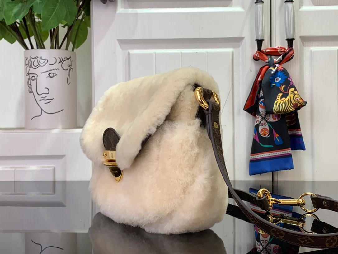 LV-m12097-sunset-Sunset Сумка из овечьей шерсти, белая