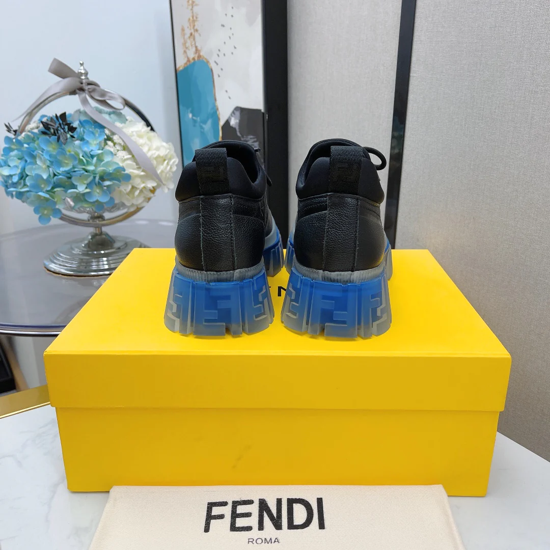 Fendi - Новинка сезона осень/зима 2022 - Повседневные туфли на платформе со шнуровкой