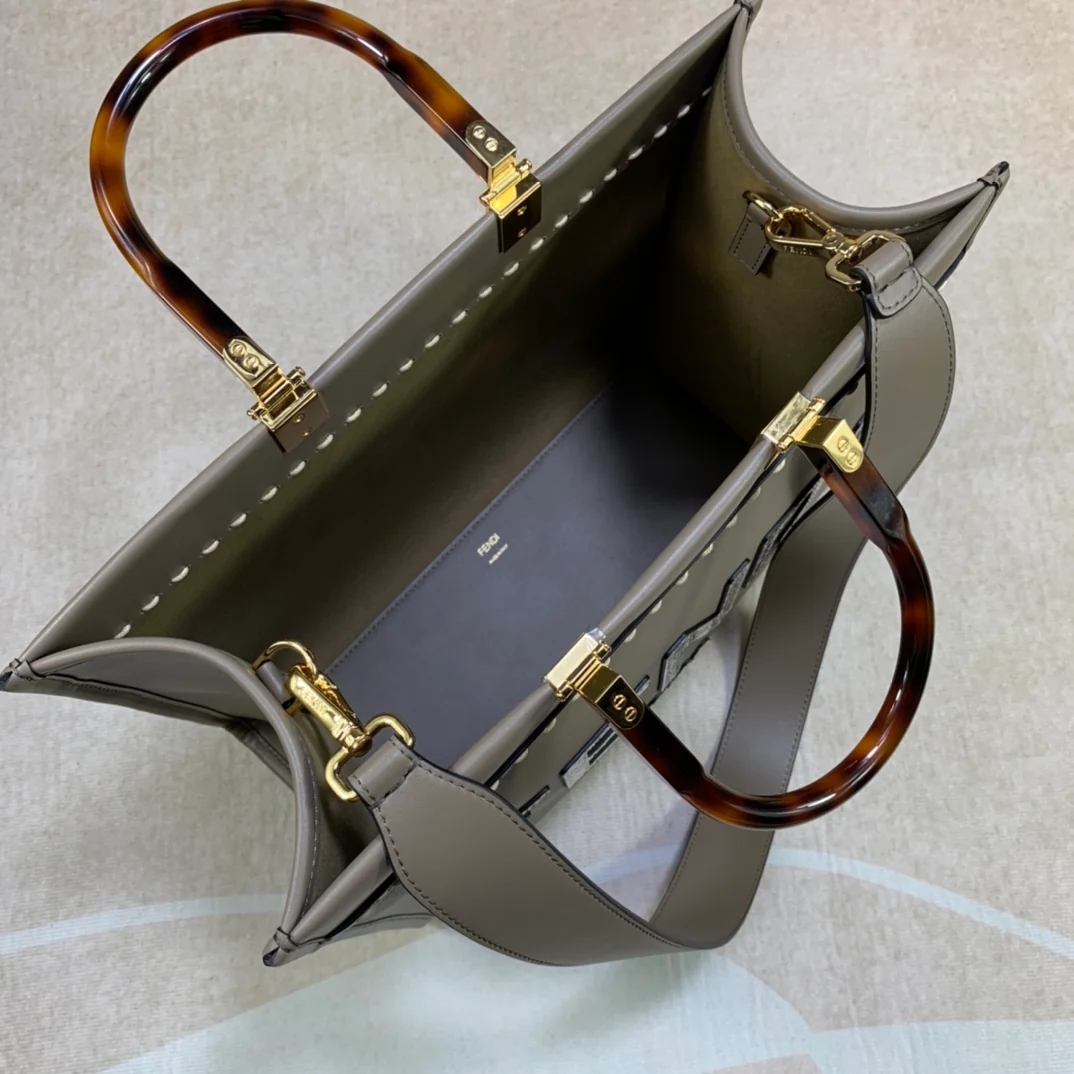 Сумка-тоут Fendi Sunshine Medium Grey с принтом под змеиную кожу