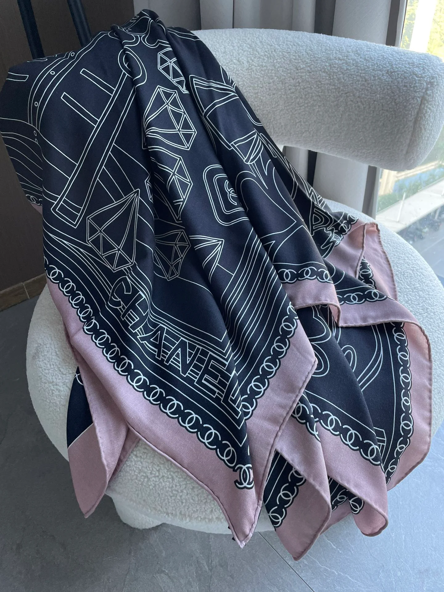 Двусторонняя шаль Chanel 140 см - 1 шт.