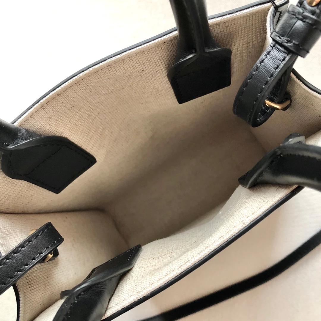 cabas - Миниатюрная вертикальная сумка Triomphe с вышивкой